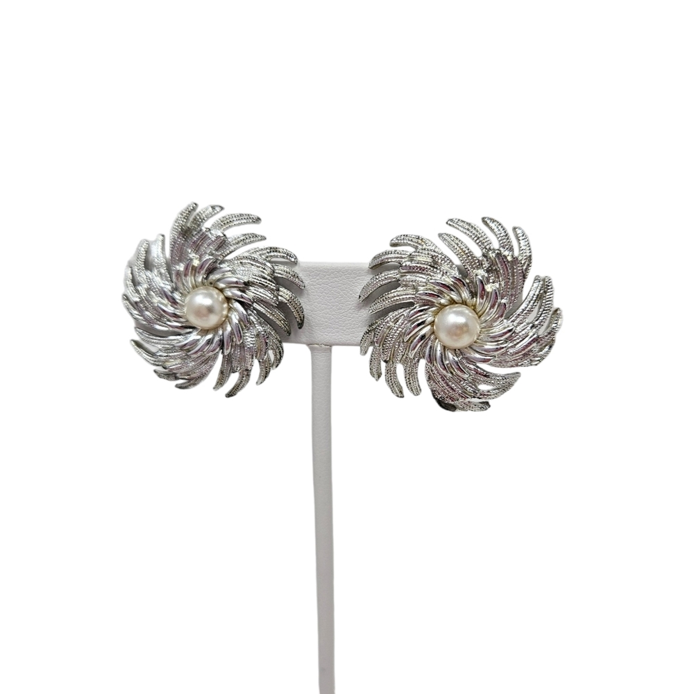 Vintage Sarah Coventry Spiral Textured Silver Tone Earrings Faux Pearl Clip On